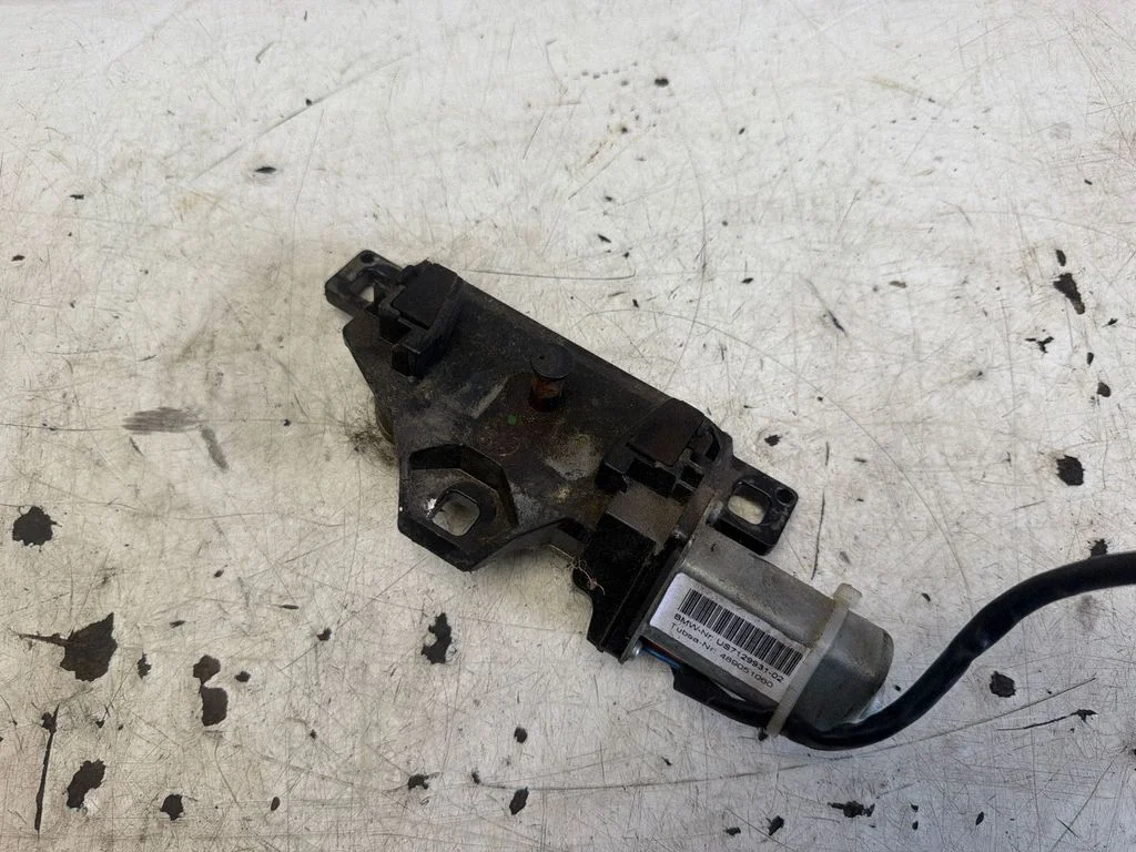 Zamek klapy bagażnika – BMW Seria 3 E46 (1998-2005)