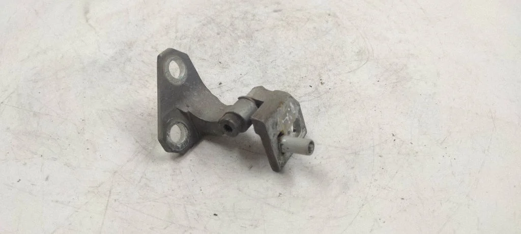 Esiukse ülemine hing – Volkswagen Golf Plus (2005-2013)