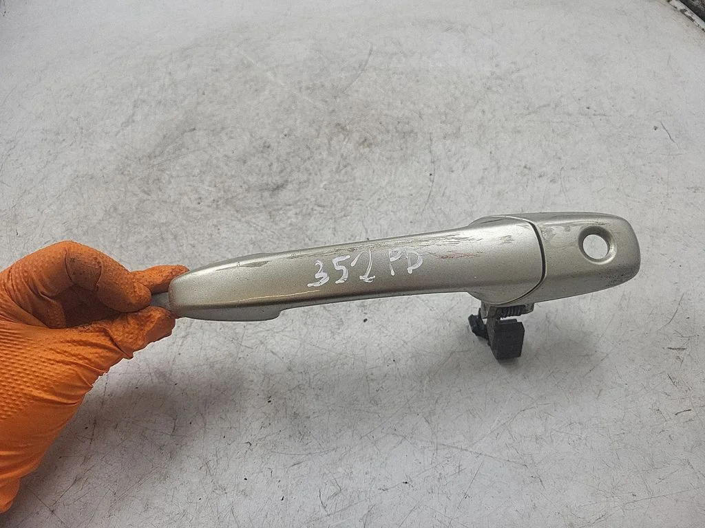 Front door exterior handle – Mazda 3 I (2003-2006), front right