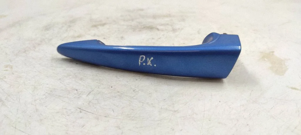 Front door exterior handle – front left