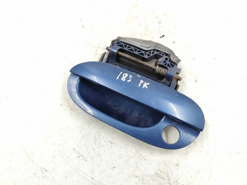 Front door exterior handle – front left