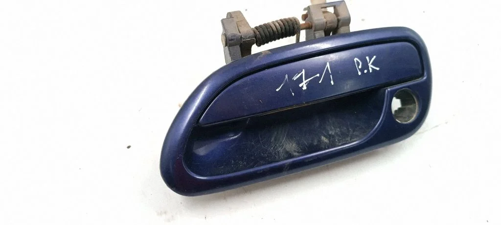 Front door exterior handle – front left