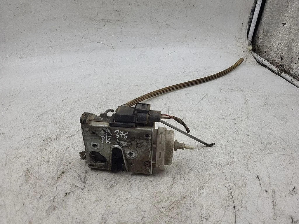 Front door lock – front left