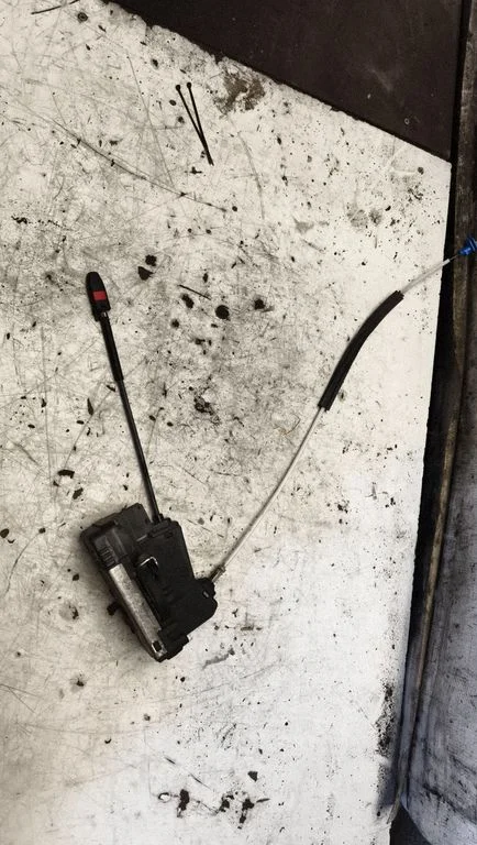 Front door lock 24444016