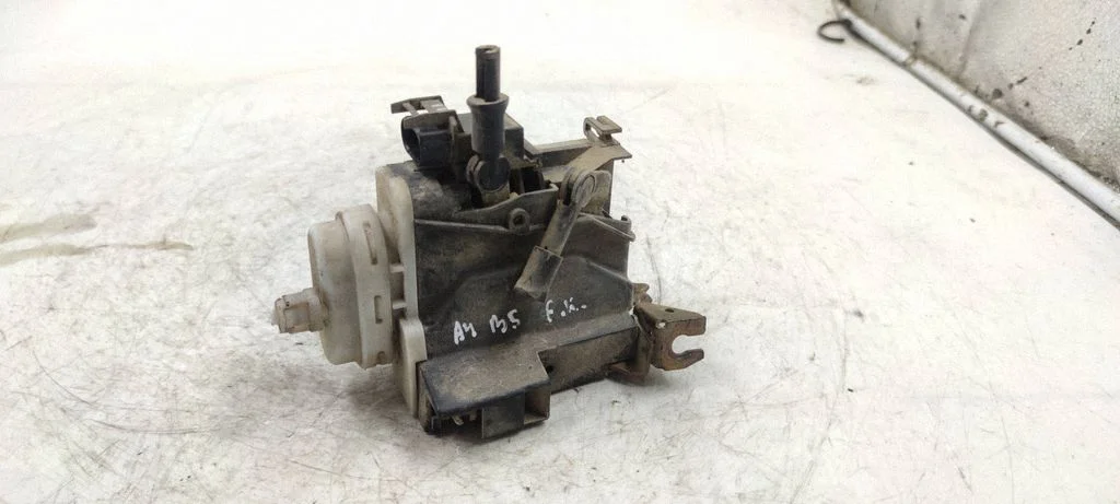 Front door lock – front left