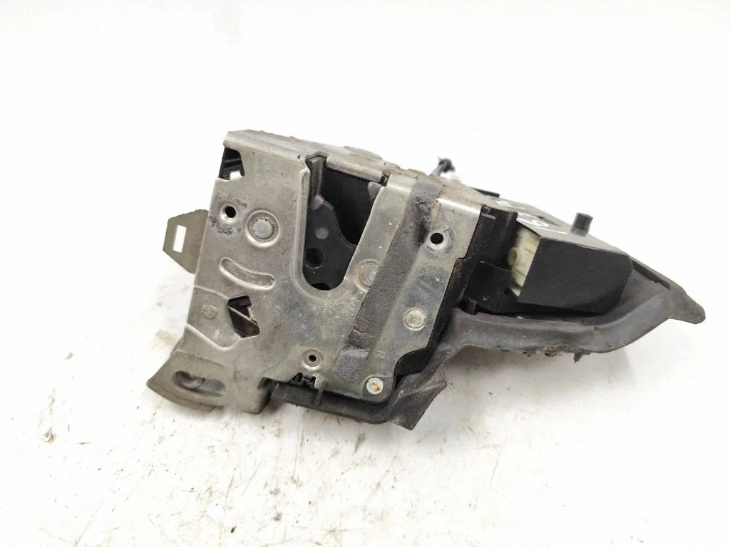 Front door lock – front right