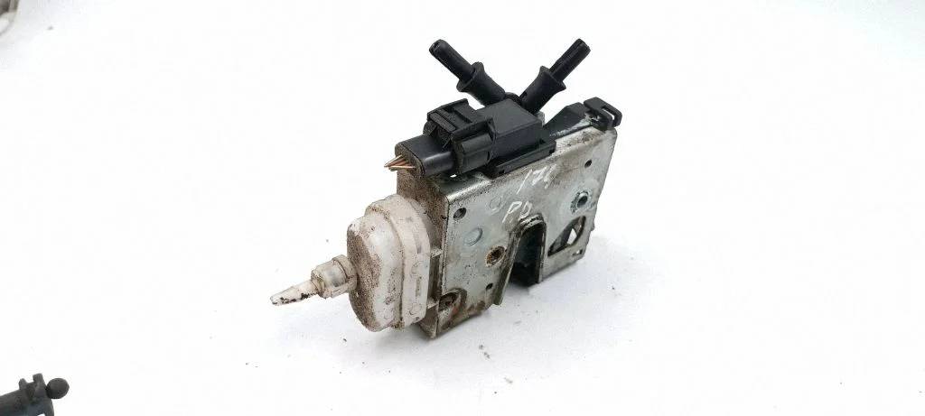 Front door lock 8D1837016F