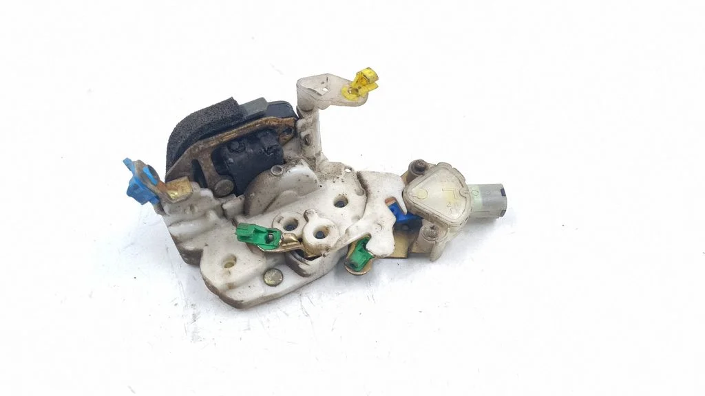 Front door lock – left