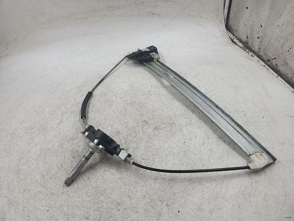Priekinis el. lango pakėlimo mechanizmas be varikliuko