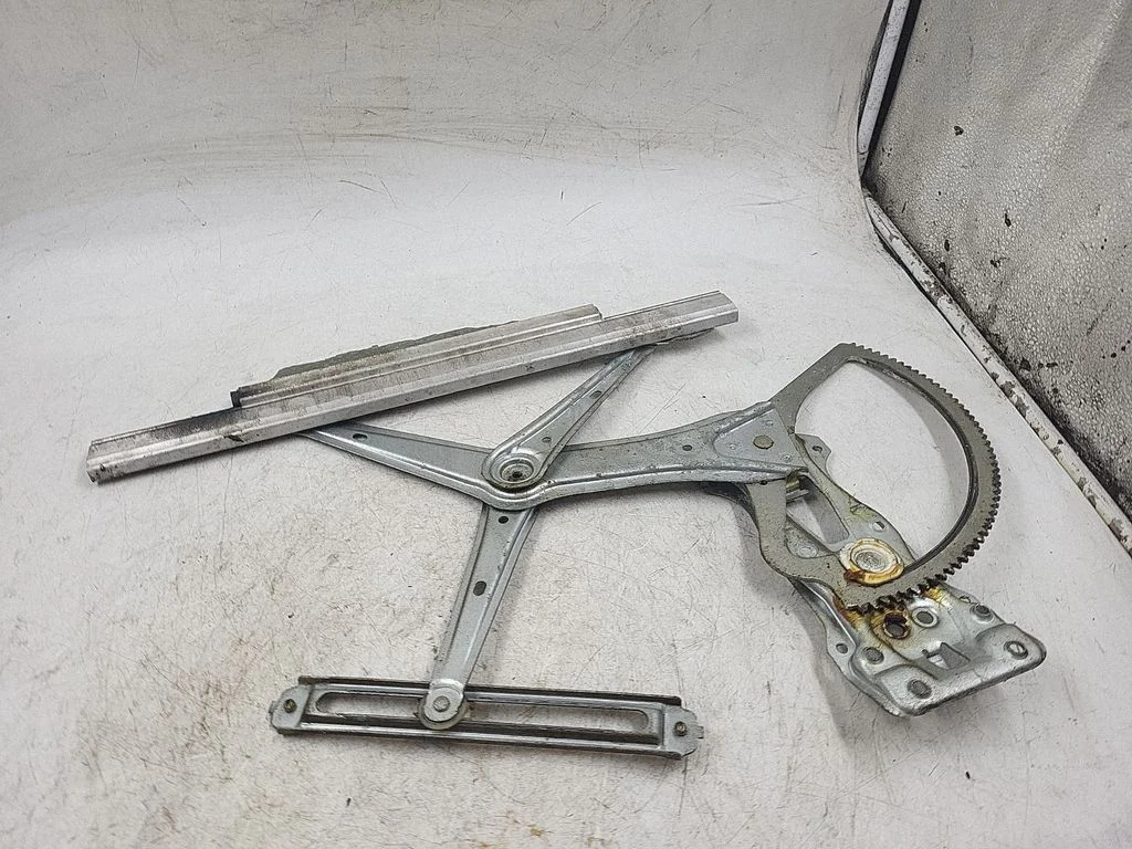 Priekinis el. lango pakėlimo mechanizmas be varikliuko