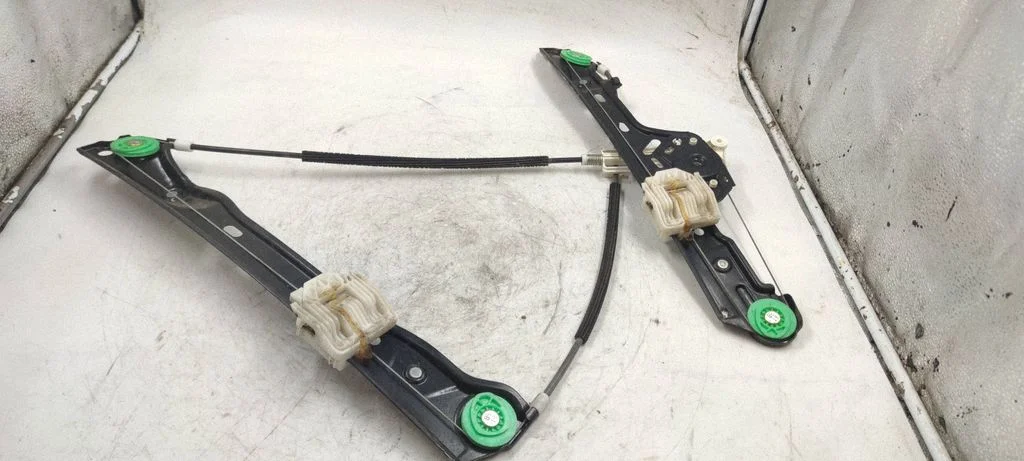 Priekinis el. lango pakėlimo mechanizmas be varikliuko
