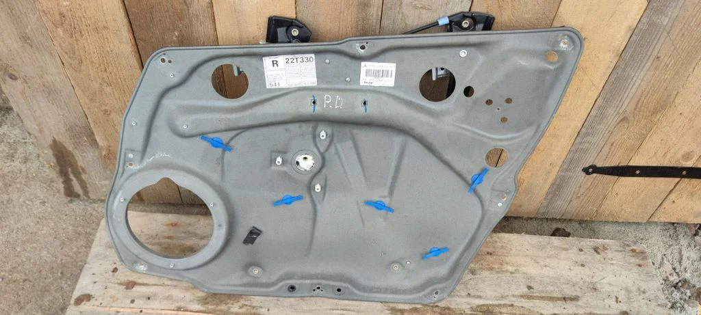 Priekinis el. lango pakėlimo mechanizmas be varikliuko