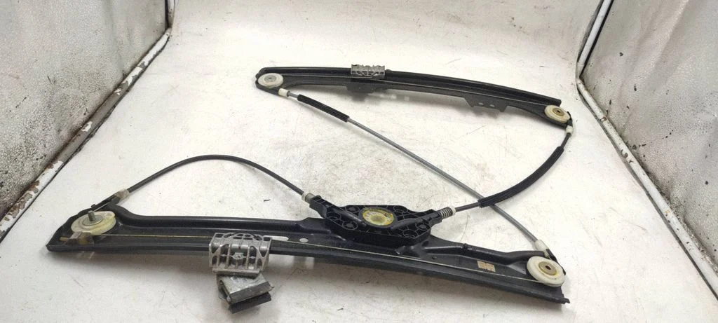 Priekinis el. lango pakėlimo mechanizmas be varikliuko