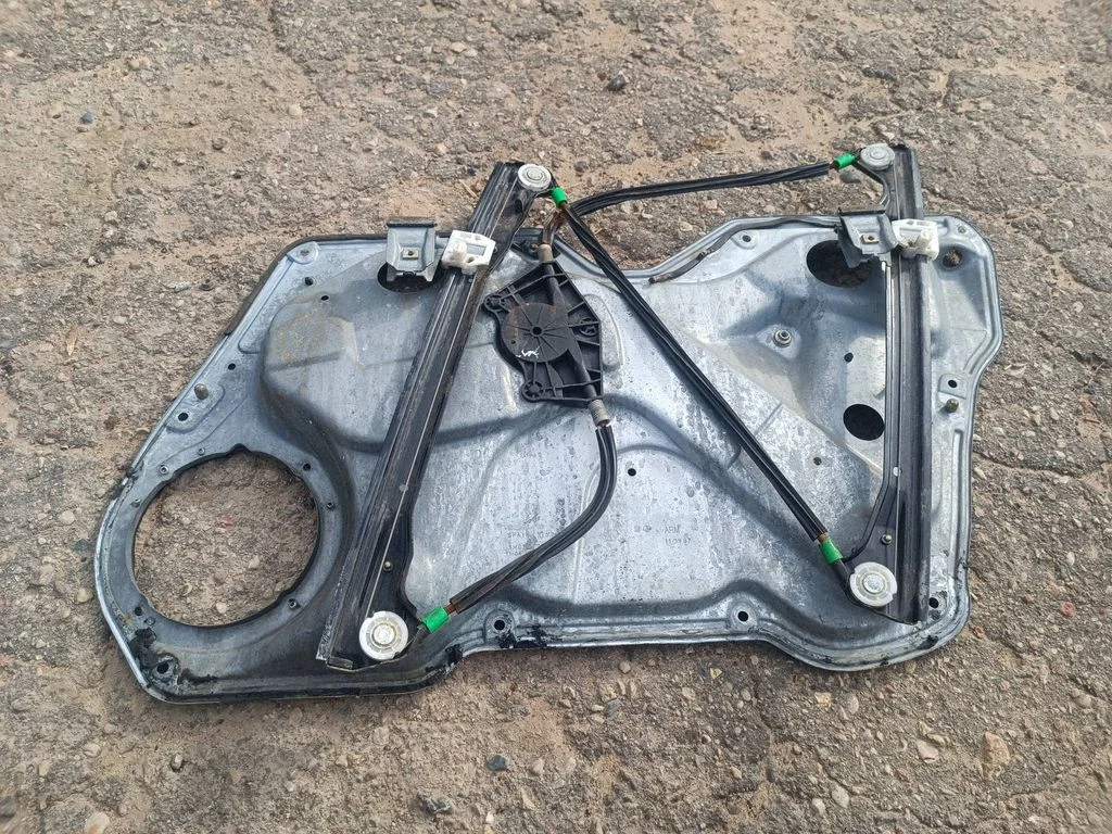 Priekinis el. lango pakėlimo mechanizmas be varikliuko