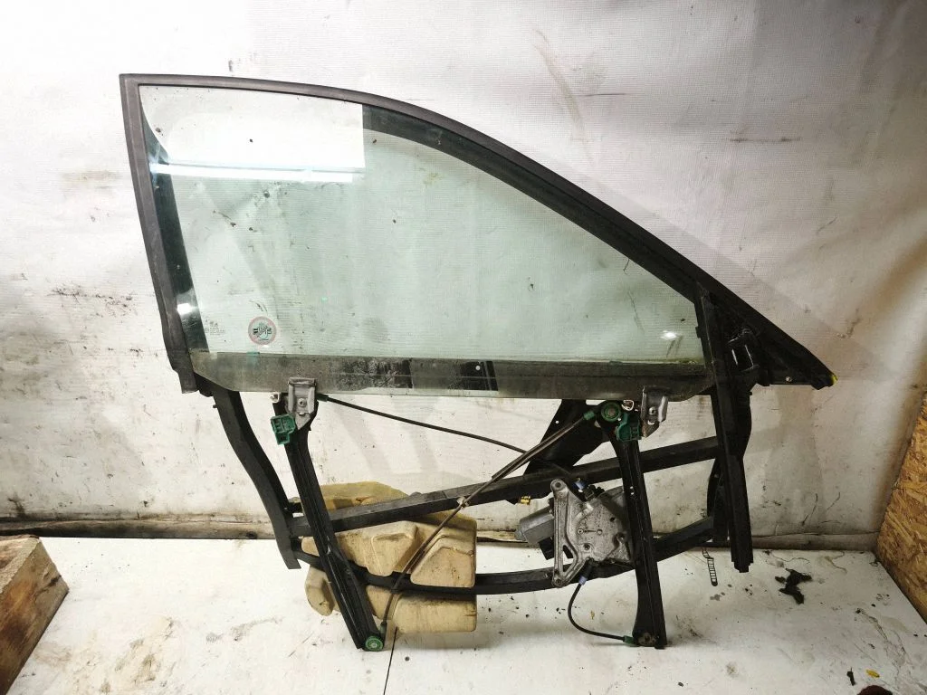 Front door window regulator with motor – front right