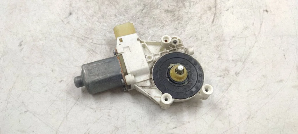 Front door window regulator motor – BMW 1 Series E81 E87 (2004-2011)