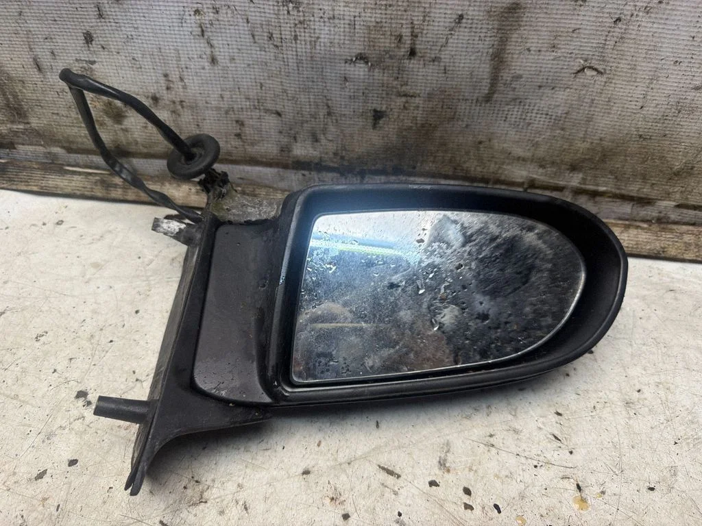 Front door electric wing mirror 8C602L5200