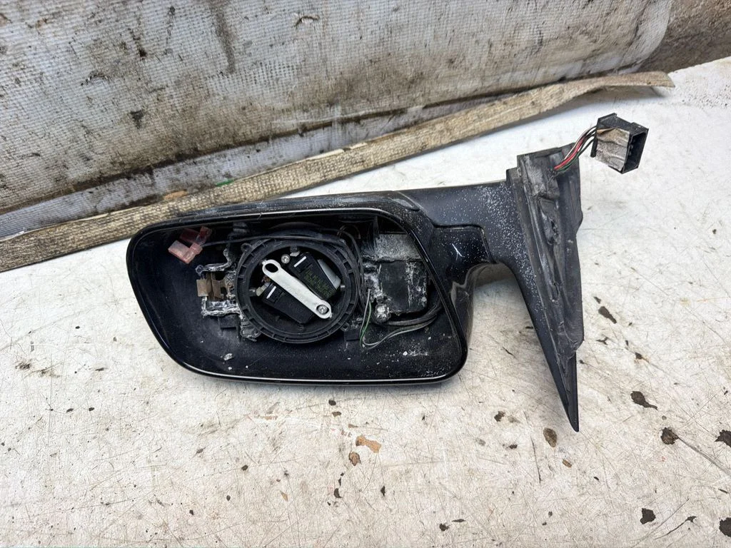 Front door electric wing mirror E1010593