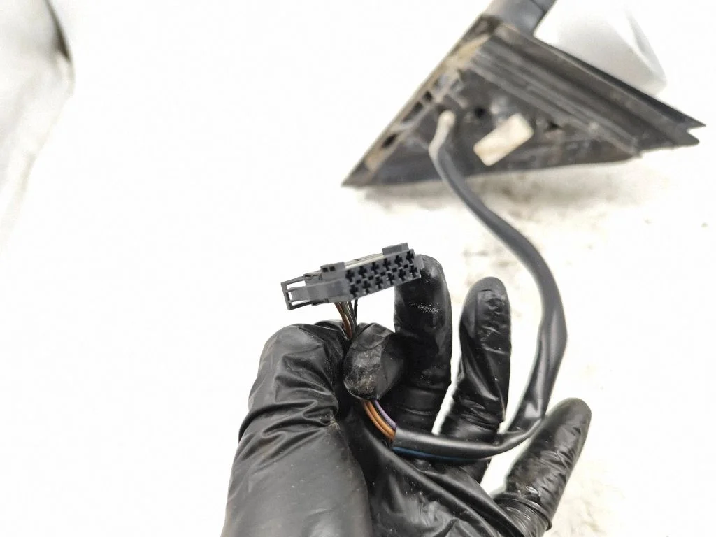 Front door electric wing mirror – front left