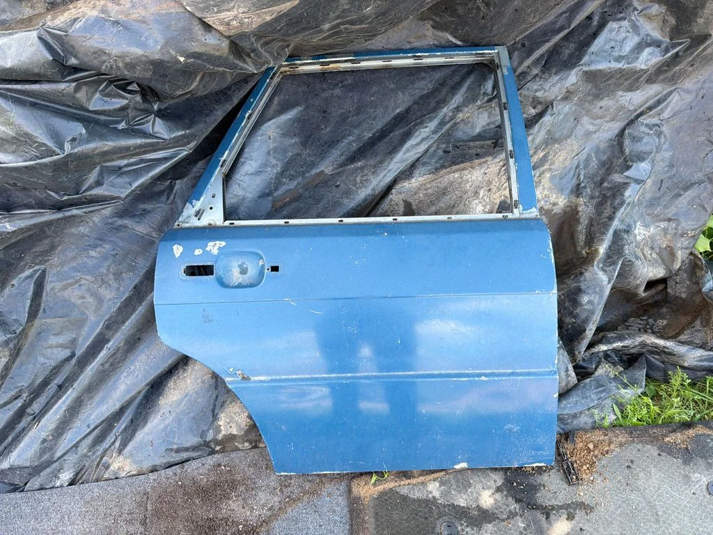 Rear door – rear left