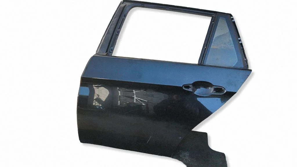 Rear door – rear left