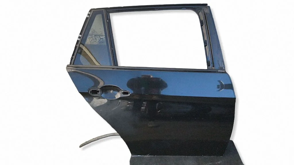 Rear door – rear right