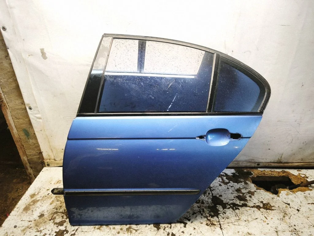 Rear door – rear left