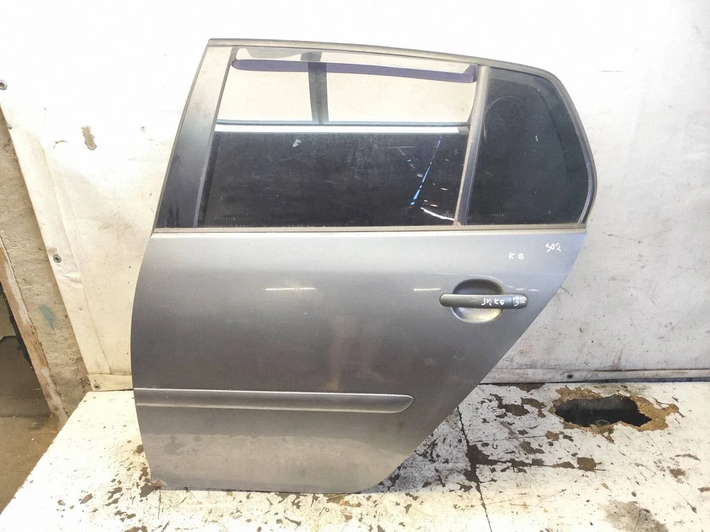 Aizmugurējās durvis – Volkswagen Golf Plus (2005-2013)