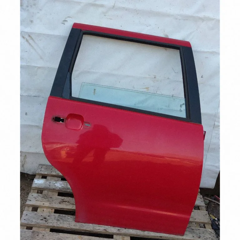 Rear door – rear right