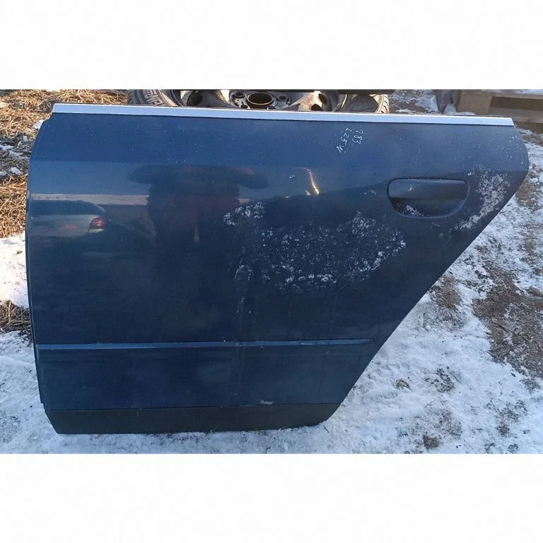 Rear door – rear left
