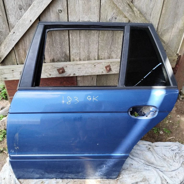 Rear door – rear left