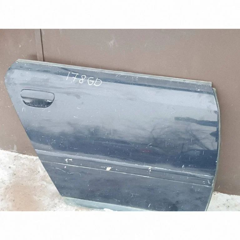 Rear door – rear right