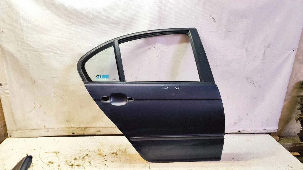 Rear door – rear right