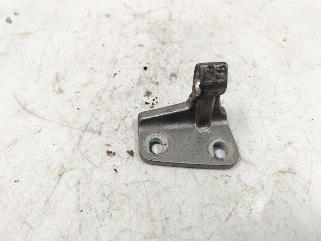 Rear door upper hinge – Mercedes-Benz A-Class W169 (2004-2012)