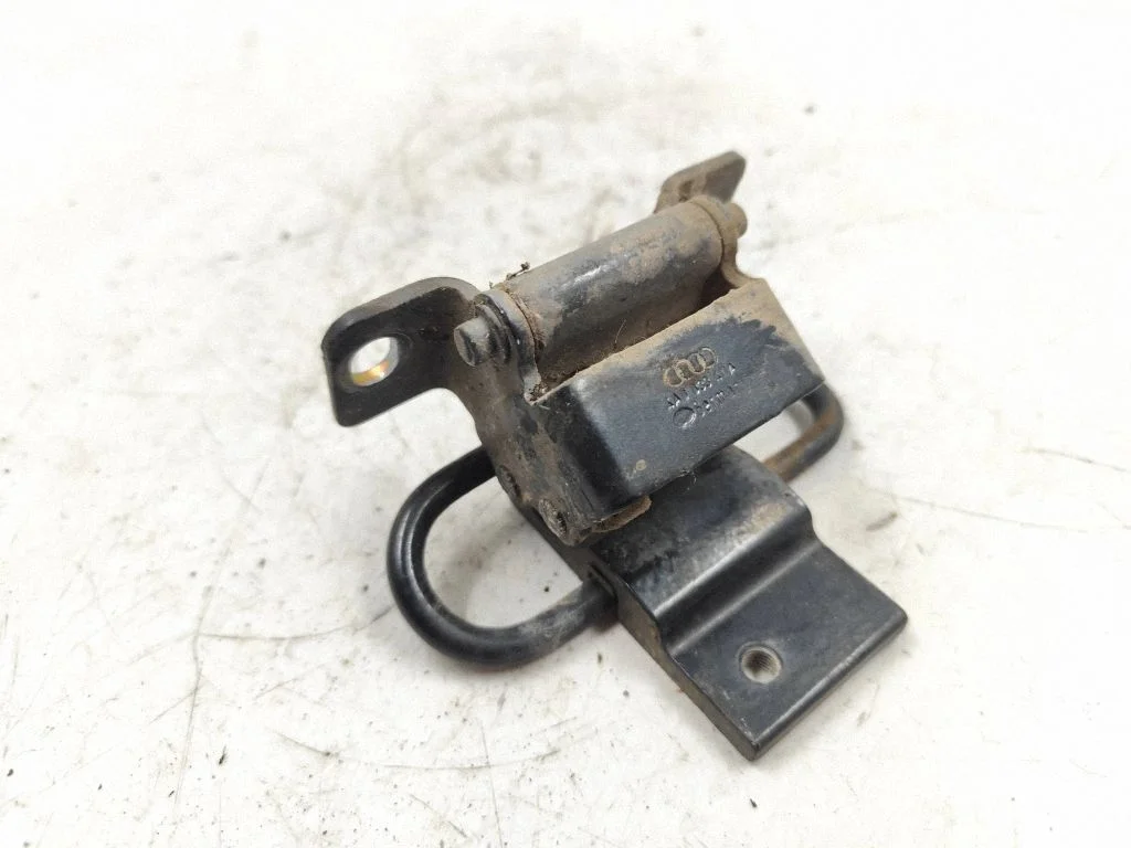 Rear door lower hinge 4A0833411A