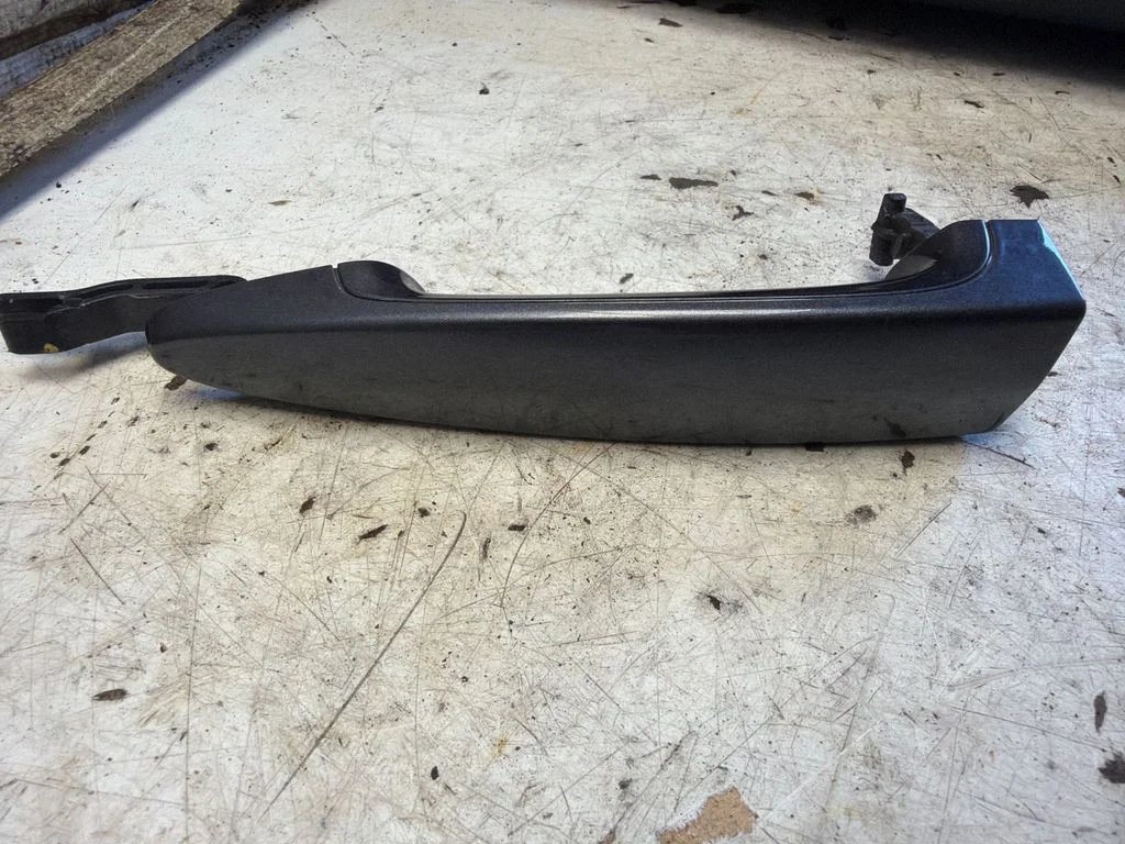 Rear door exterior handle – rear left