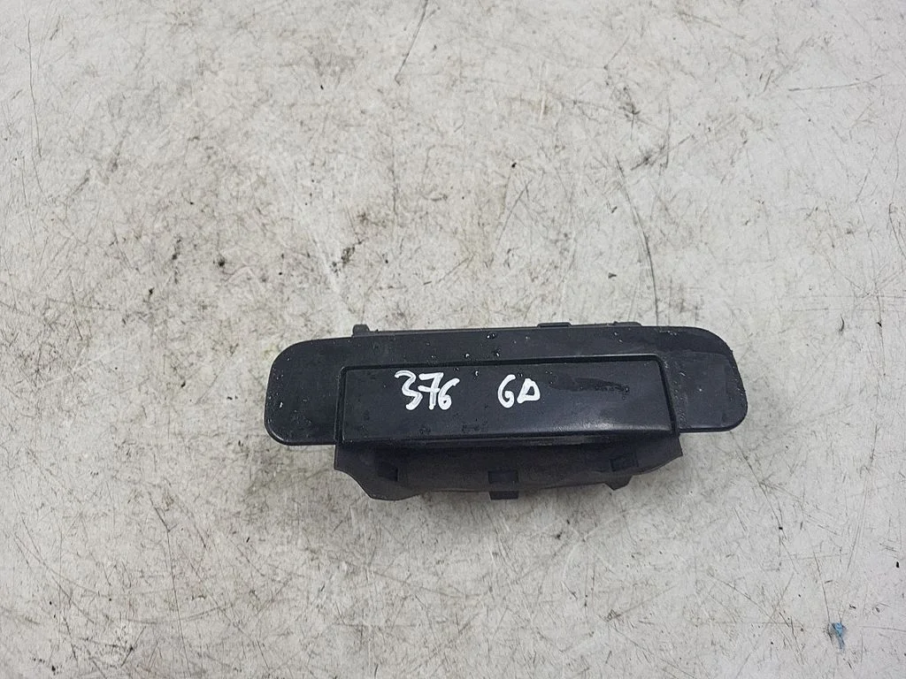 Rear door exterior handle – rear right