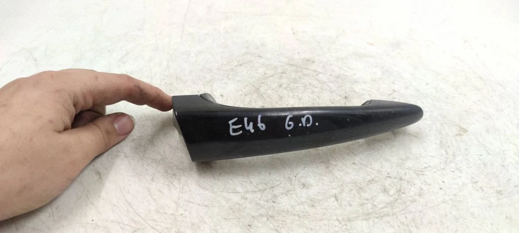 Rear door exterior handle – rear right