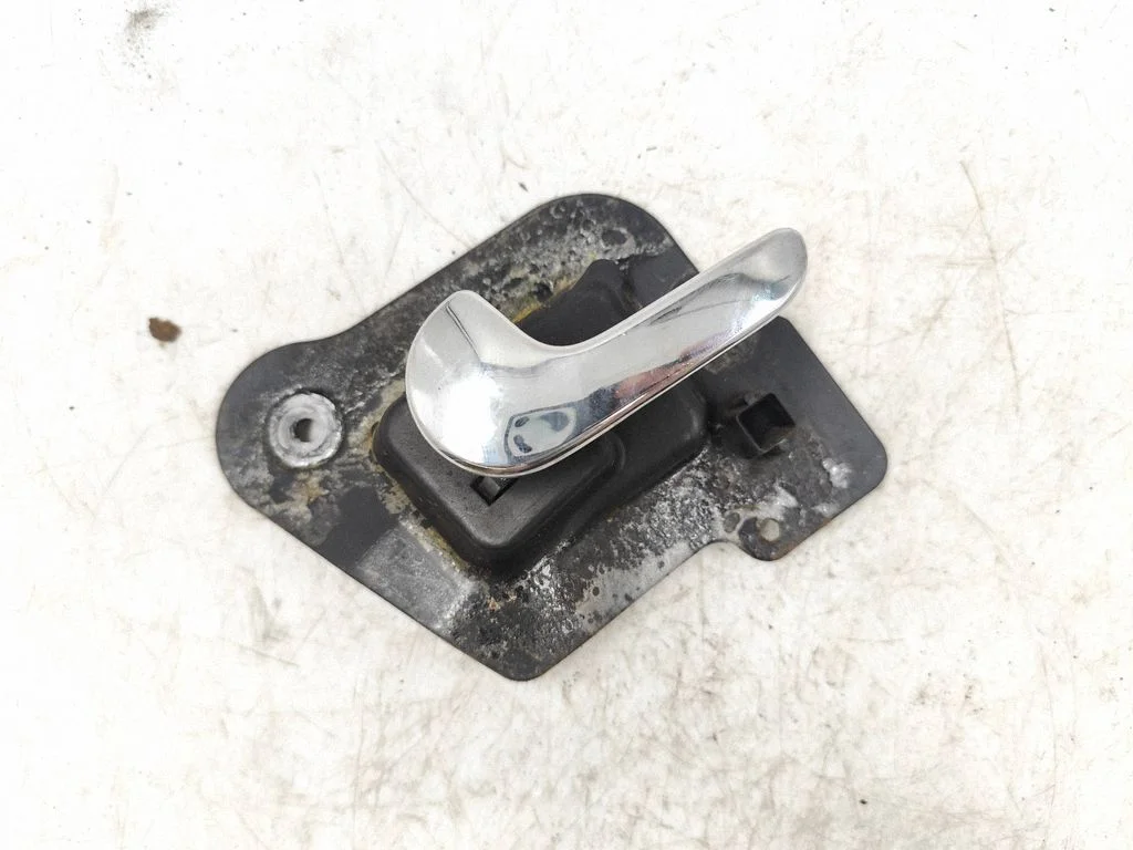 Tagaukse sisemine käepide – Opel Meriva A (2003-2010)