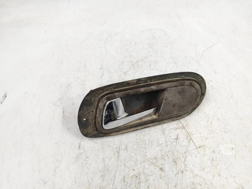 Rear door interior handle – Seat Alhambra (Mk1) (1996-2010)