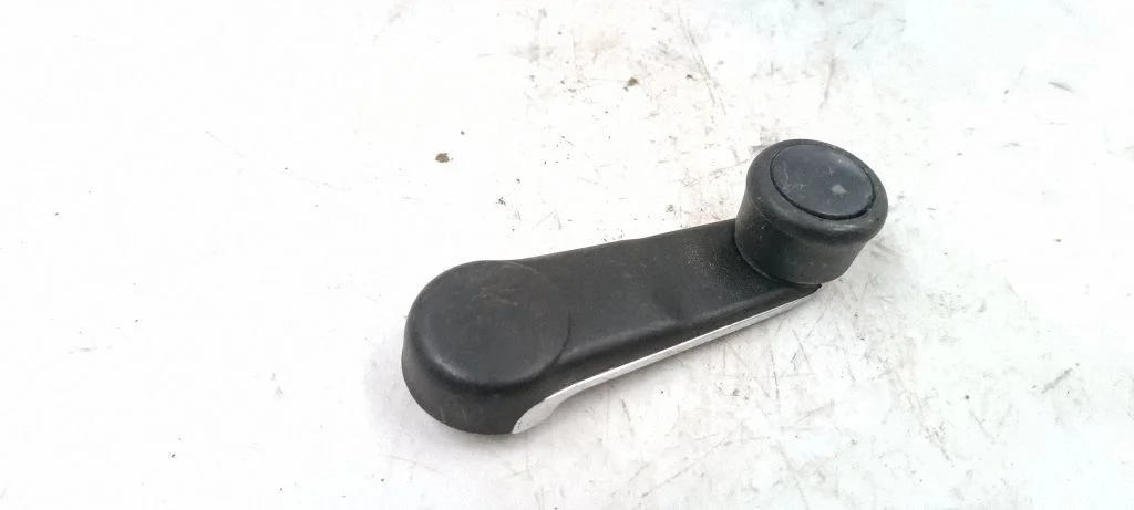 Tagaukse sisemine käepide 443837581D