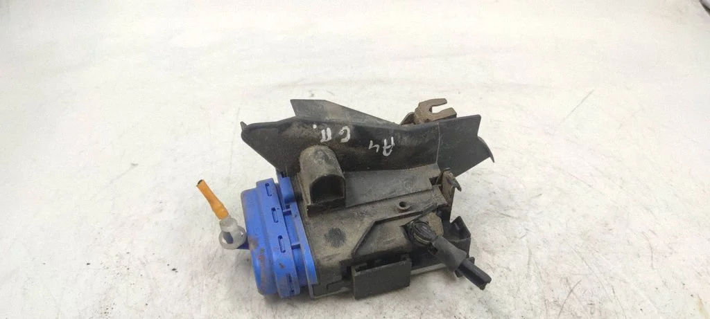 Rear door lock 8d0839016a