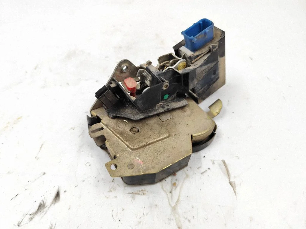 Rear door lock 40620721