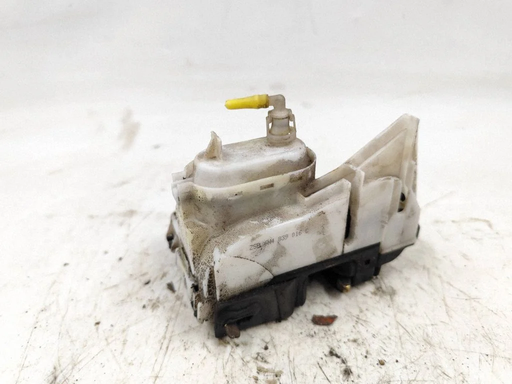 Rear door lock 6N4839016C