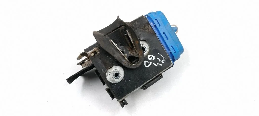 Rear door lock 8D0839016A