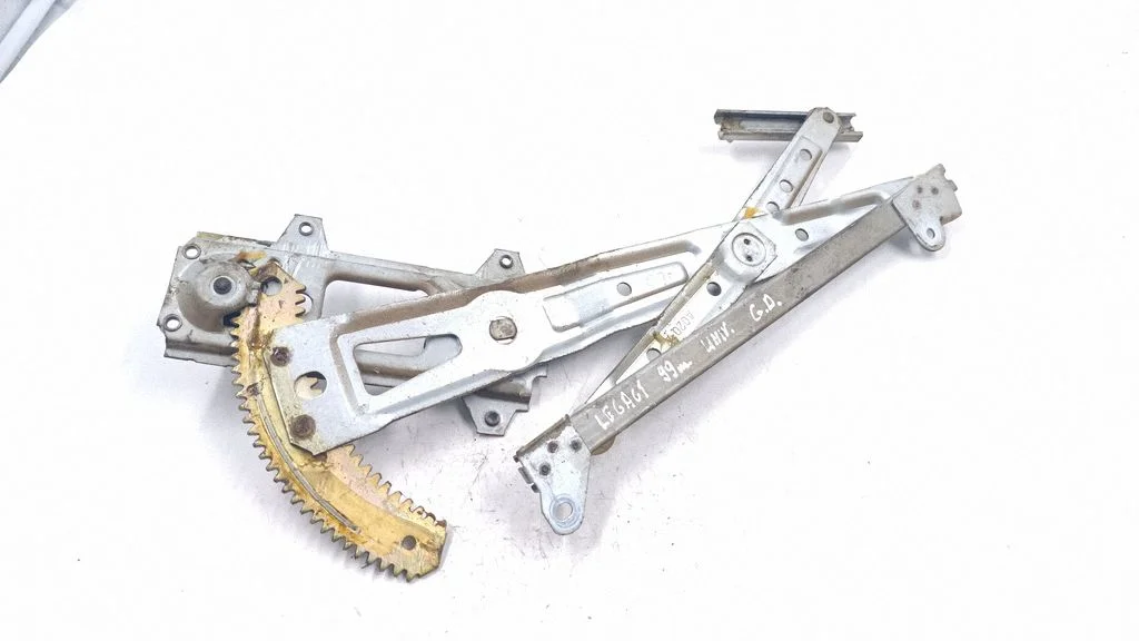 Mechaninis galinio lango pakėlimo mechanizmas