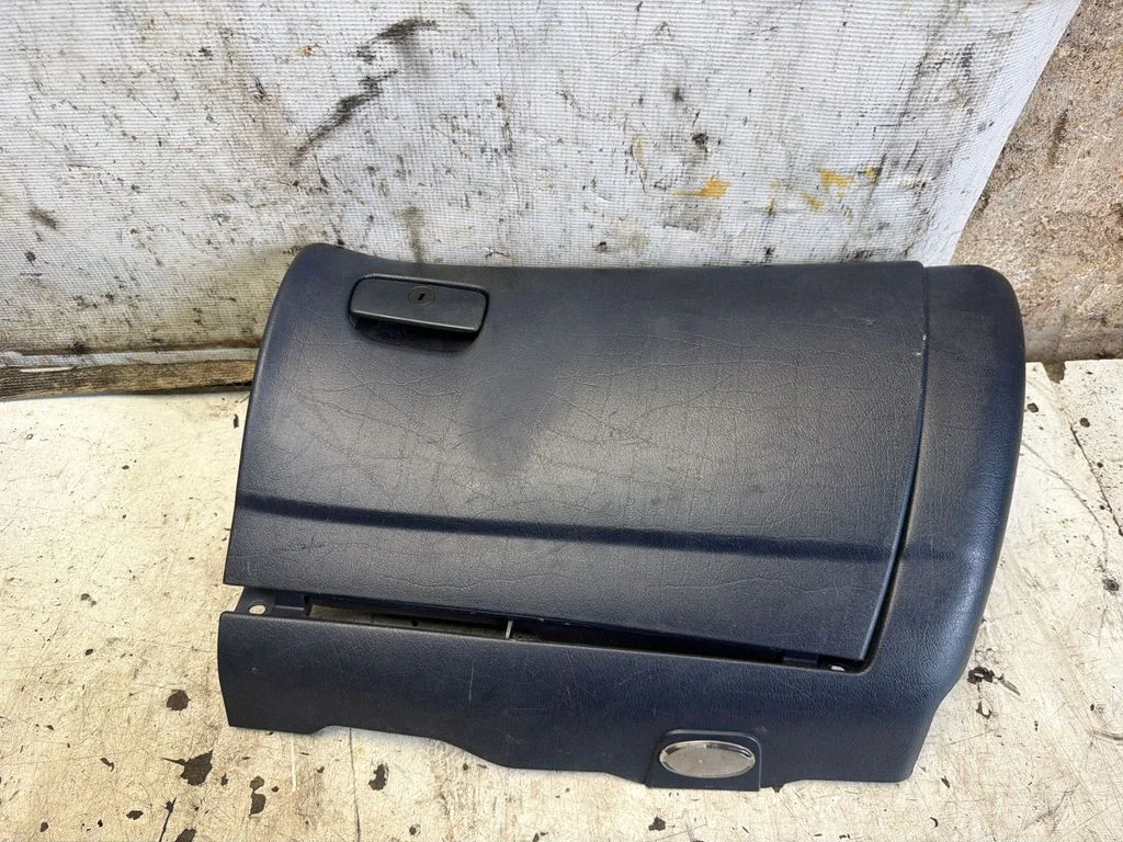 Glove box – Volkswagen Sharan (1996-2000)