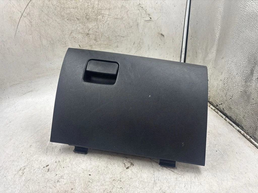 Glove box