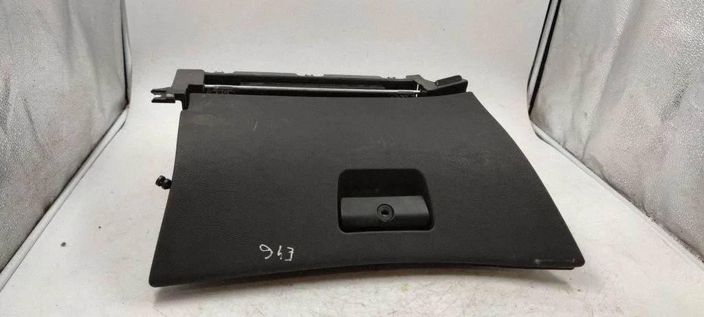 Glove box 8203822
