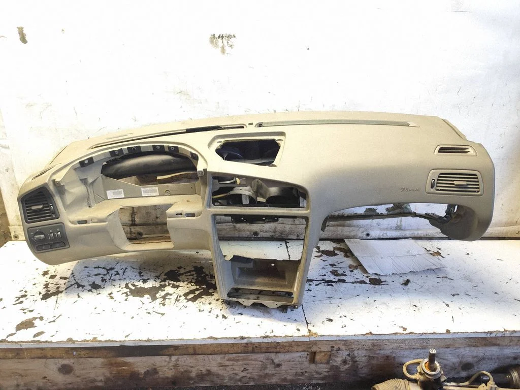 Dashboard – Volvo V70 (2000-2004)